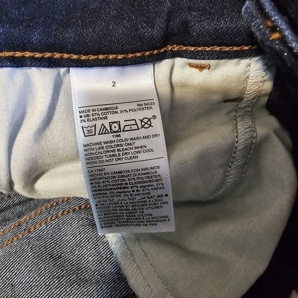 Old Navy Power Straight Mid Rise Darkwash Jeans NWOT 2 - Picture 5 of 5